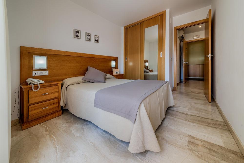 קוניל דה לה פרונטרה Hotel Apartamentos Loto Conil מראה חיצוני תמונה