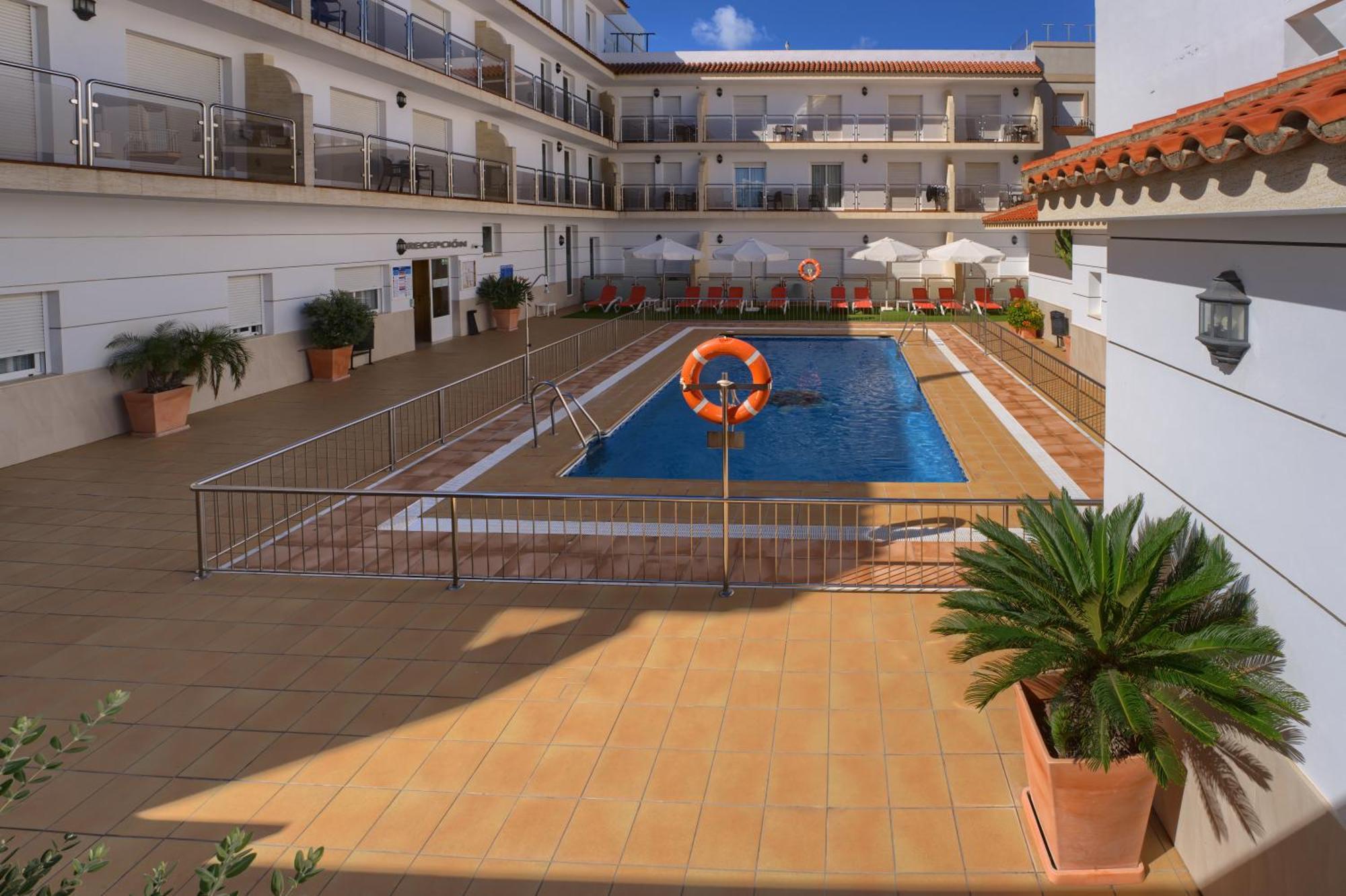 קוניל דה לה פרונטרה Hotel Apartamentos Loto Conil מראה חיצוני תמונה