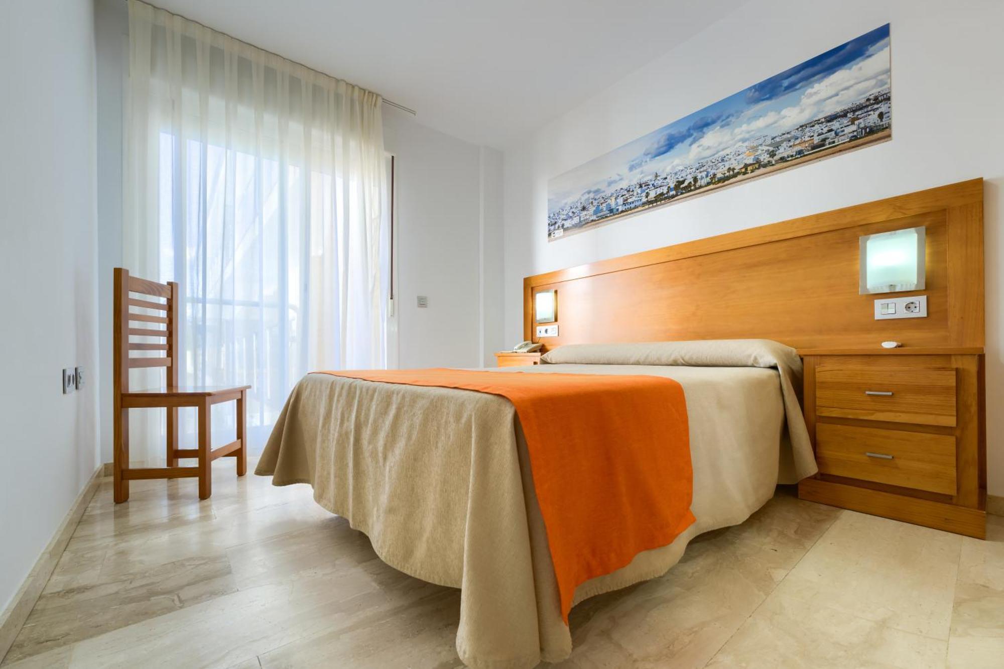 קוניל דה לה פרונטרה Hotel Apartamentos Loto Conil מראה חיצוני תמונה