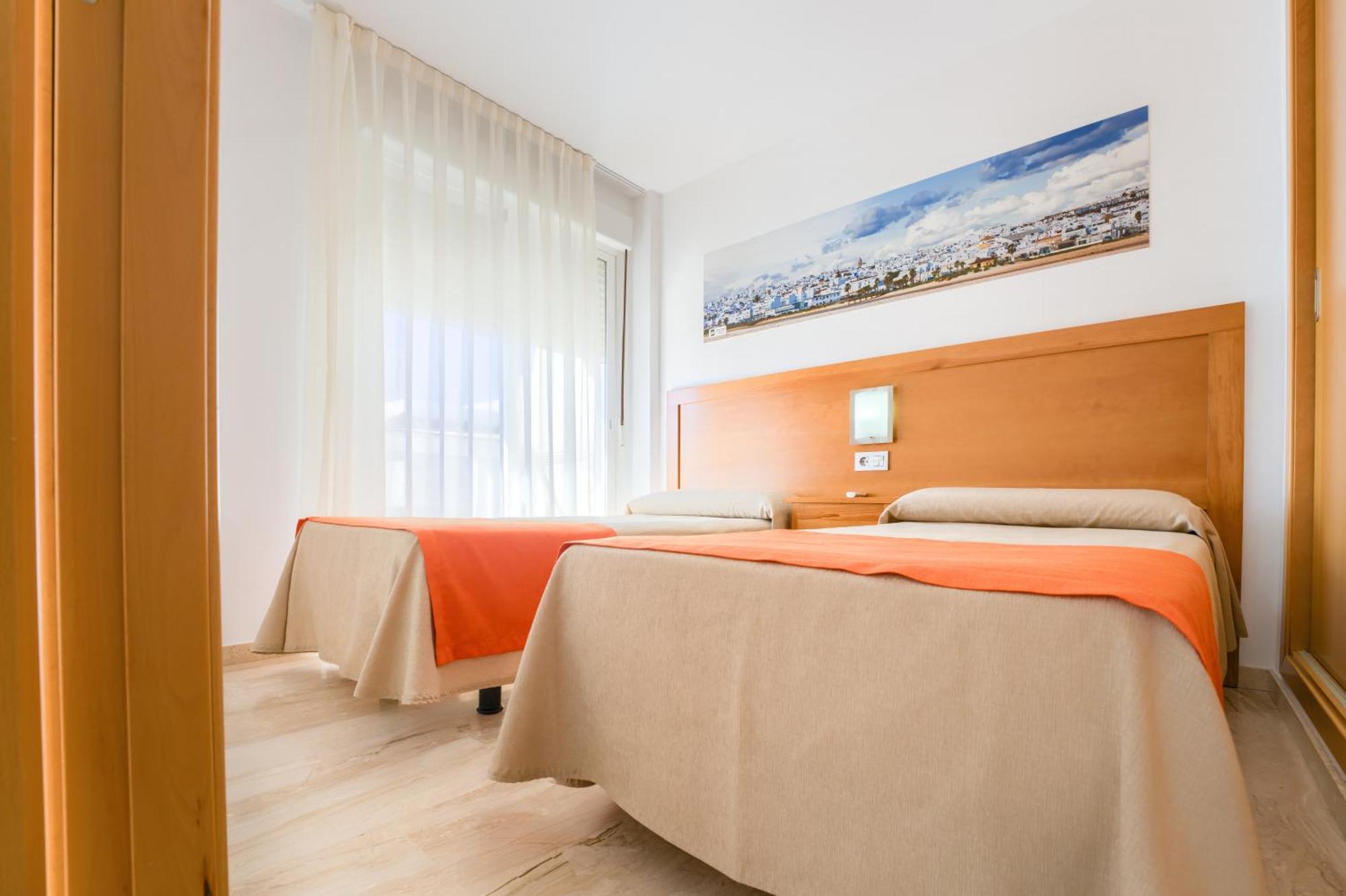 קוניל דה לה פרונטרה Hotel Apartamentos Loto Conil מראה חיצוני תמונה