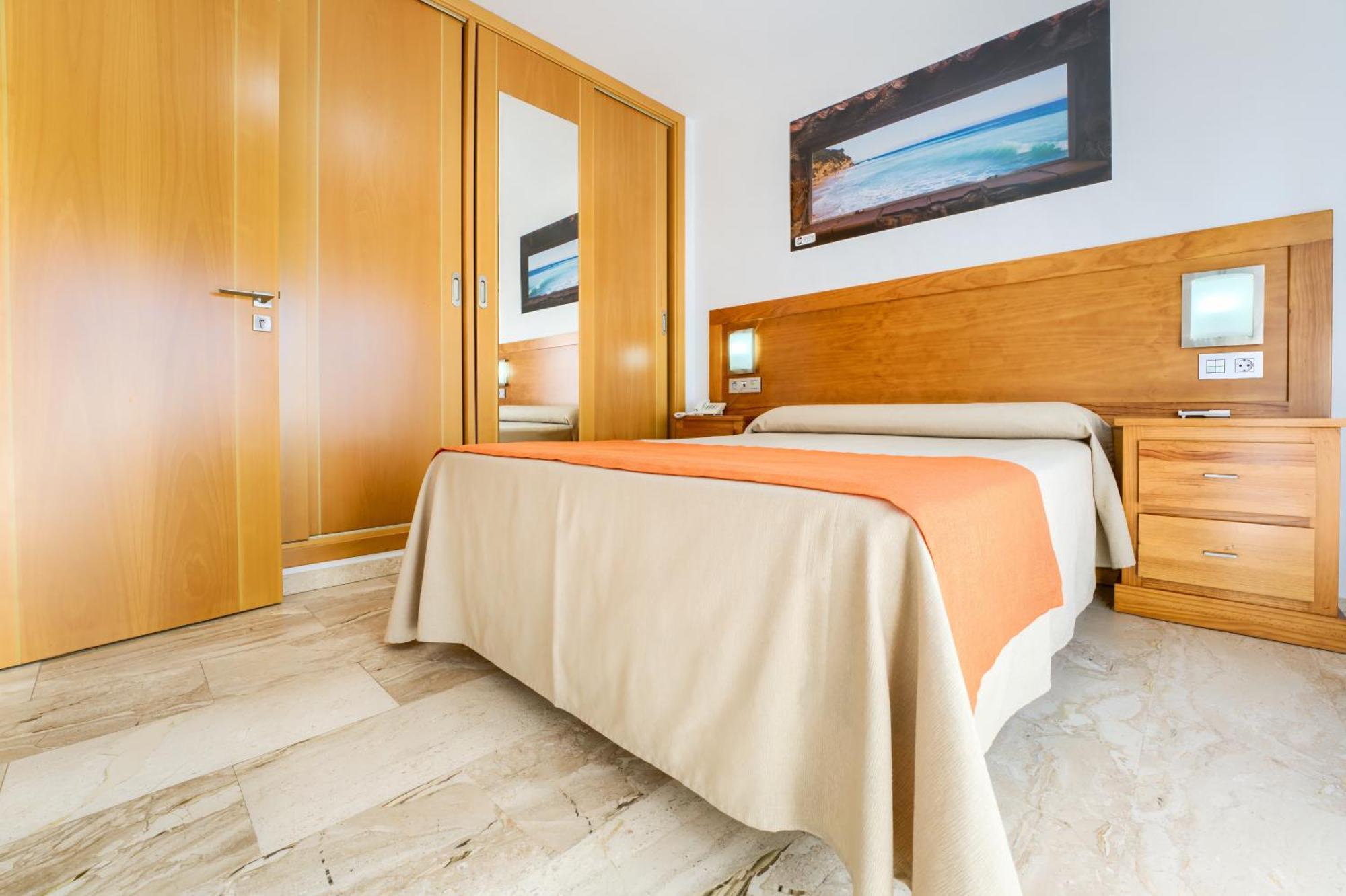 קוניל דה לה פרונטרה Hotel Apartamentos Loto Conil מראה חיצוני תמונה