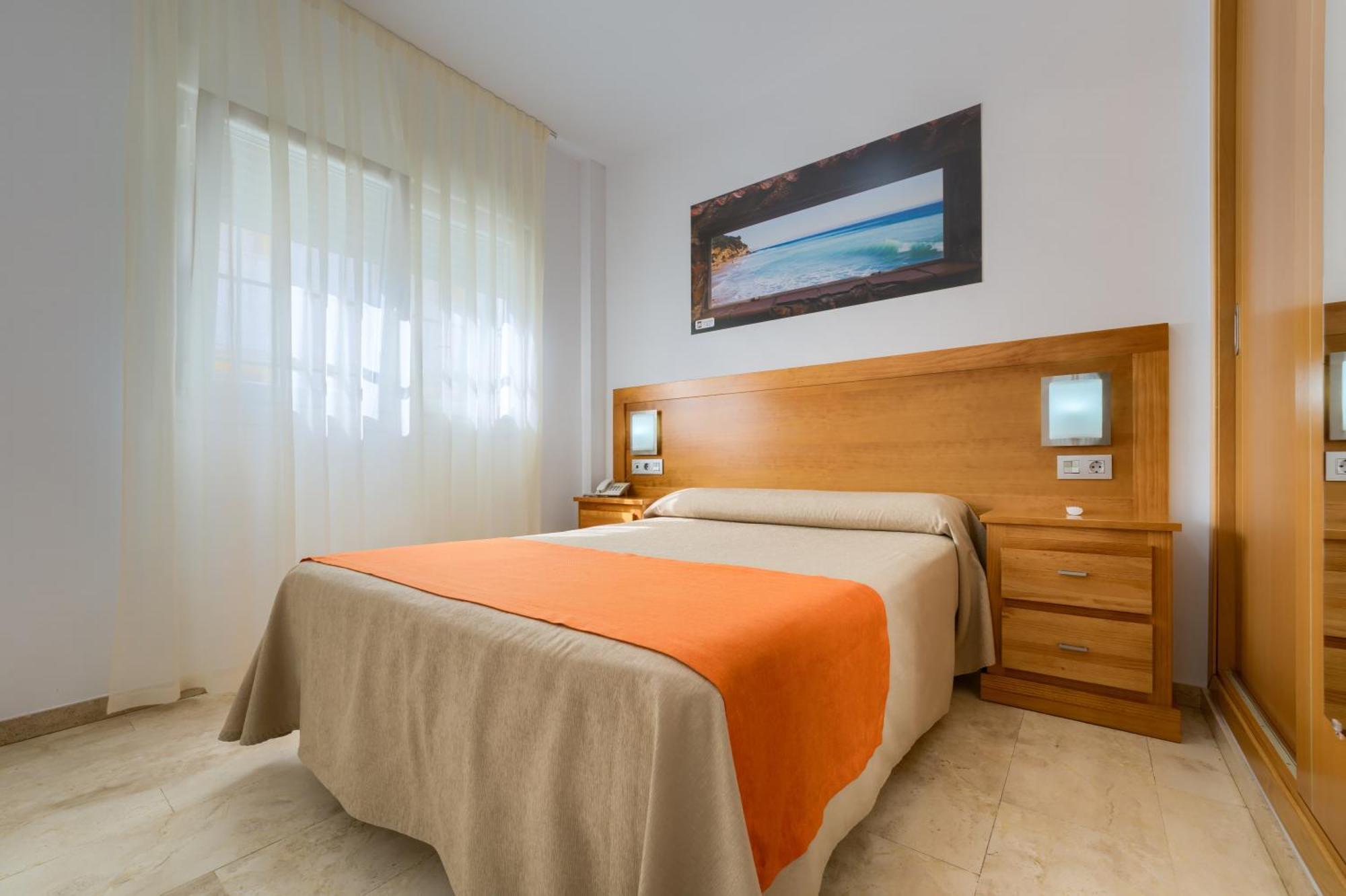 קוניל דה לה פרונטרה Hotel Apartamentos Loto Conil מראה חיצוני תמונה