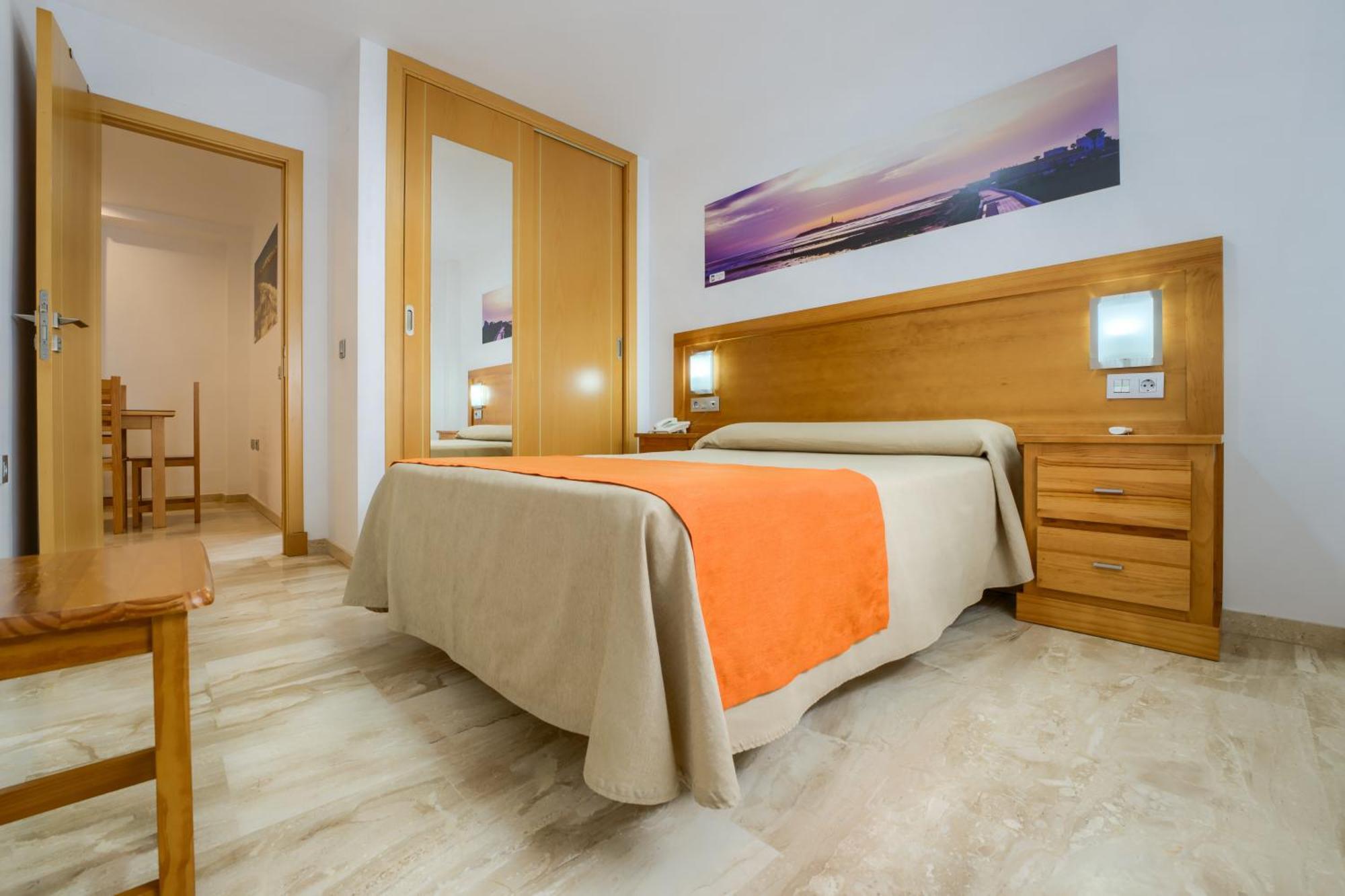 קוניל דה לה פרונטרה Hotel Apartamentos Loto Conil מראה חיצוני תמונה