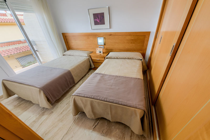 קוניל דה לה פרונטרה Hotel Apartamentos Loto Conil מראה חיצוני תמונה
