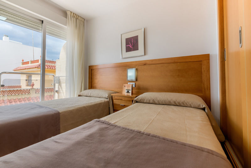 קוניל דה לה פרונטרה Hotel Apartamentos Loto Conil מראה חיצוני תמונה