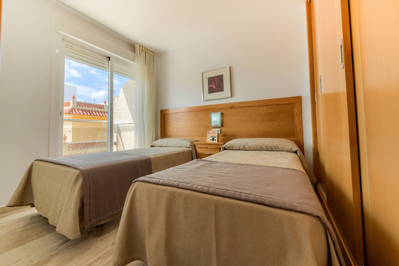 קוניל דה לה פרונטרה Hotel Apartamentos Loto Conil מראה חיצוני תמונה