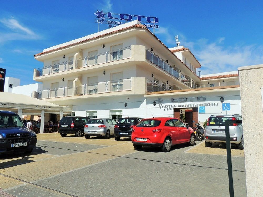 קוניל דה לה פרונטרה Hotel Apartamentos Loto Conil מראה חיצוני תמונה